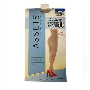 Assets by Spanx Hi-Waist‎ Mid-Thigh Shaper Nude NWT Shapewear Smoothing Slimming